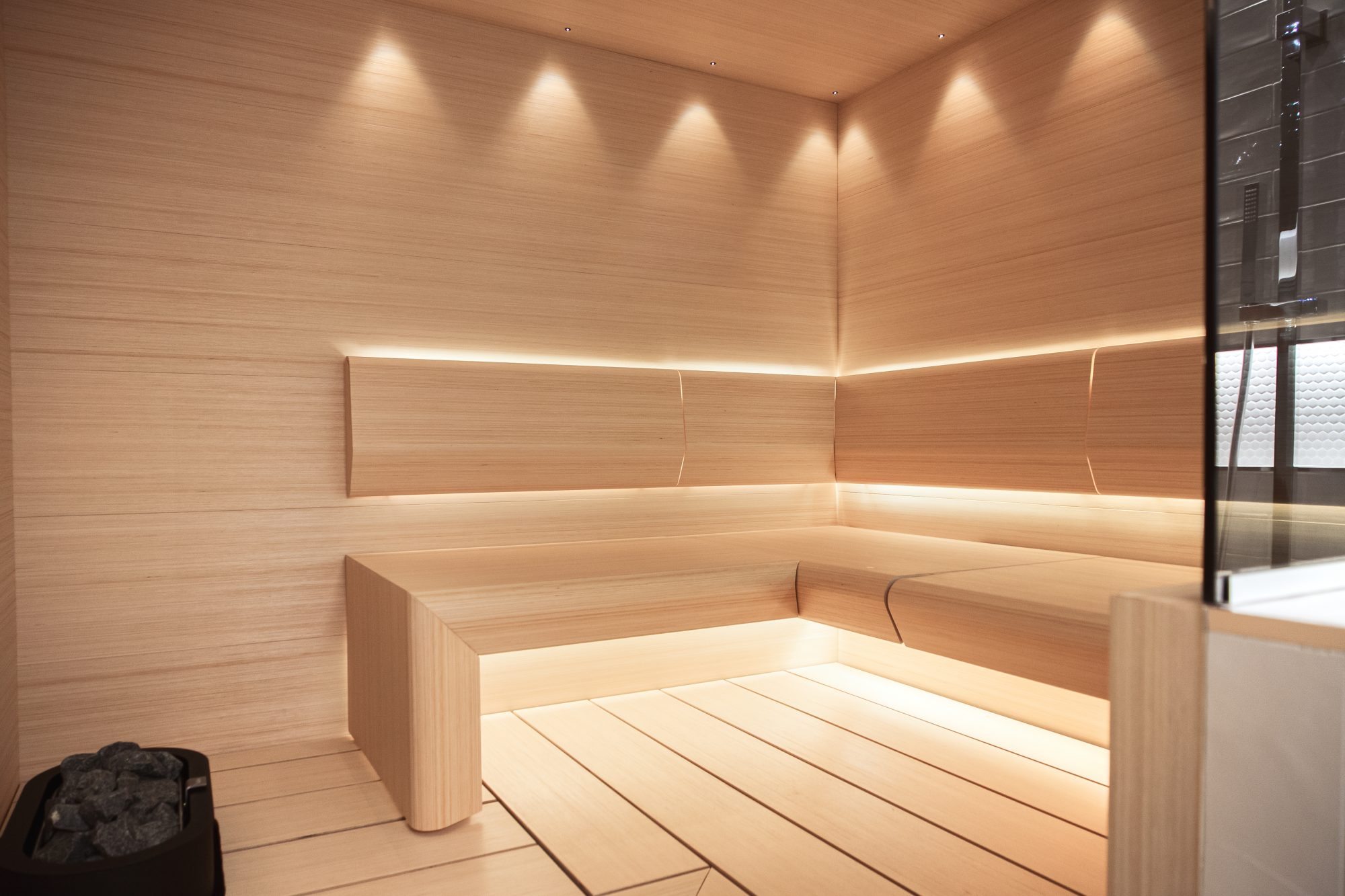 TAIVE-sauna hellii monin tavoin aistejamme.